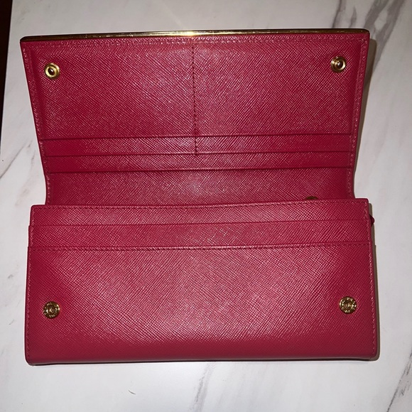 AUTHENTIC - Vintage Prada chain wallet - Picture 7 of 16